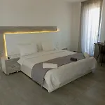 Aparthotel White 11 4*