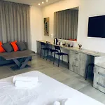 White 11 4* Larnaca