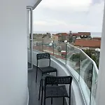 White 11 Aparthotel