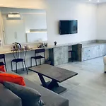 White 11 Aparthotel 4*