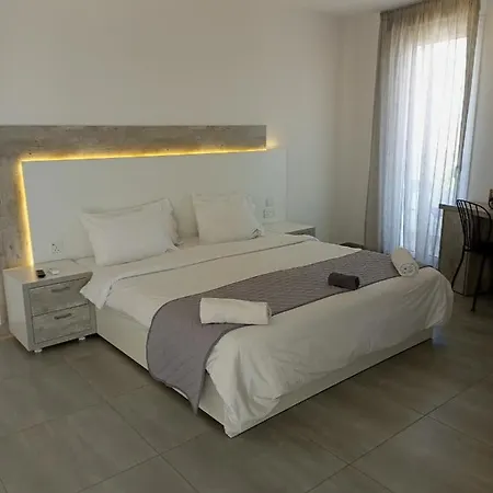 Aparthotel White 11 3*