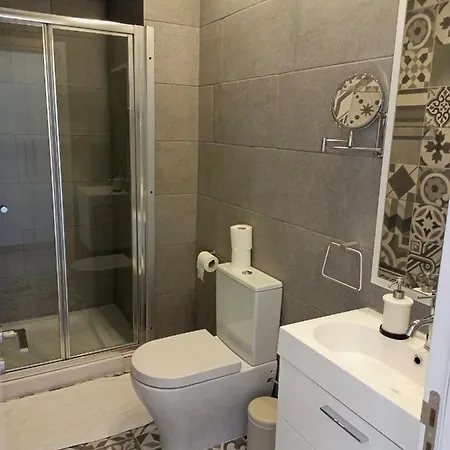 White 11 4* Larnaca