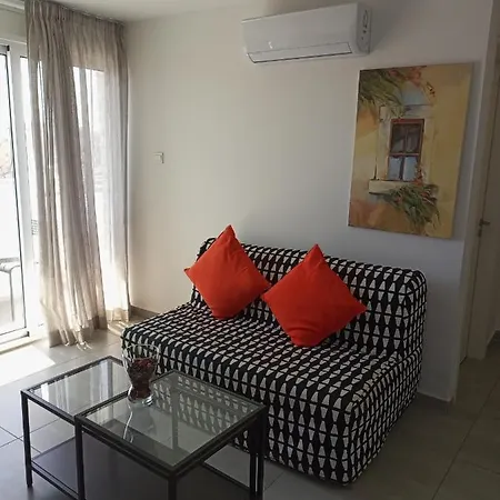 White 11 Aparthotel Larnaca