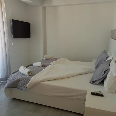 White 11 Aparthotel 3*