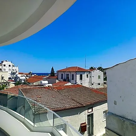 White 11 4* Larnaca