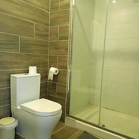 White 11 Apart Otel Larnaca