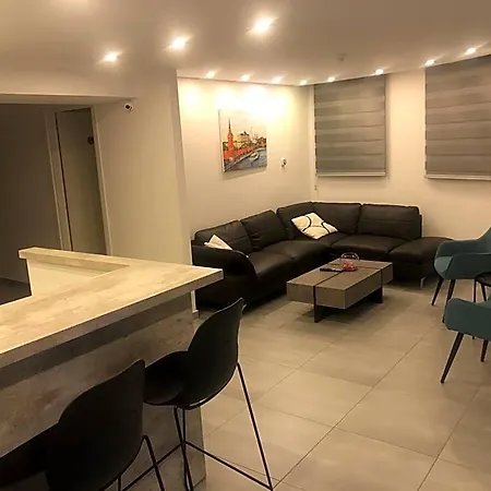 Aparthotel White 11 4*