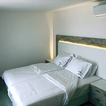 White 11 Aparthotel Larnaca