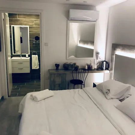 Aparthotel White 11 4*