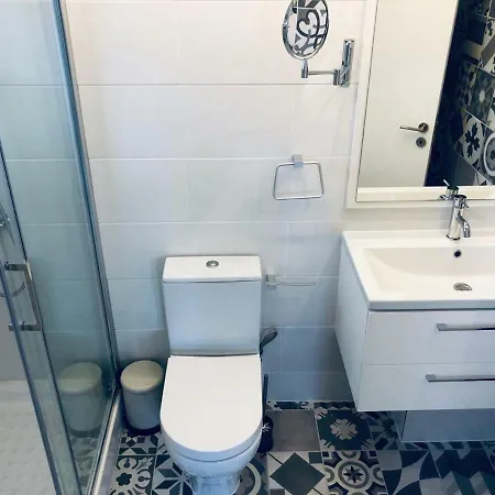 White 11 Lägenhetshotell Larnaca