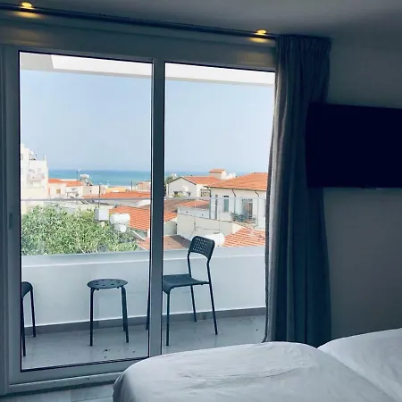 White 11 Ларнака