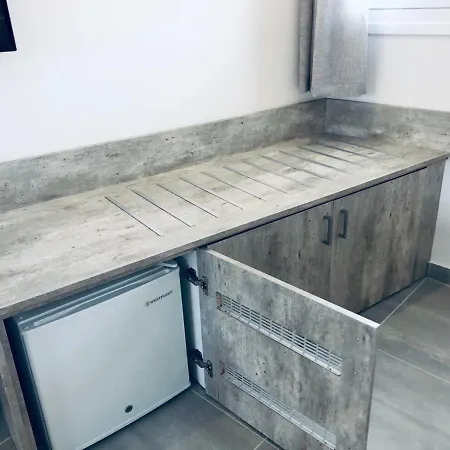 White 11 4* Ларнака