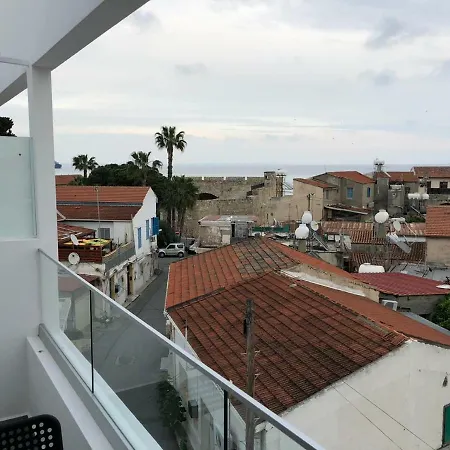 White 11 4* Larnaca
