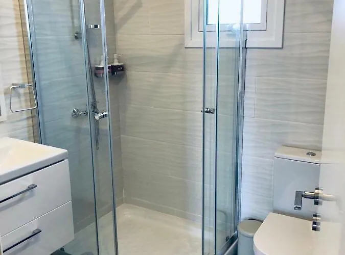 White 11 Apart-hotel