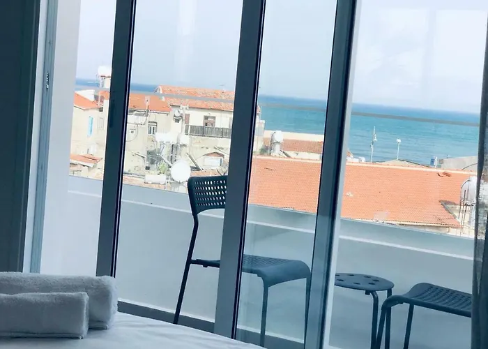 White 11 Apart-hotel