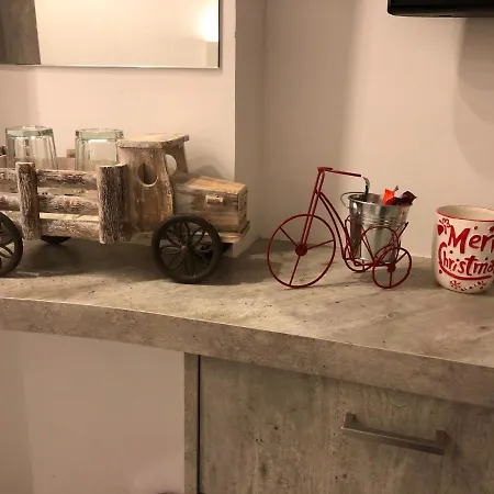 White 11 公寓式酒店 4*